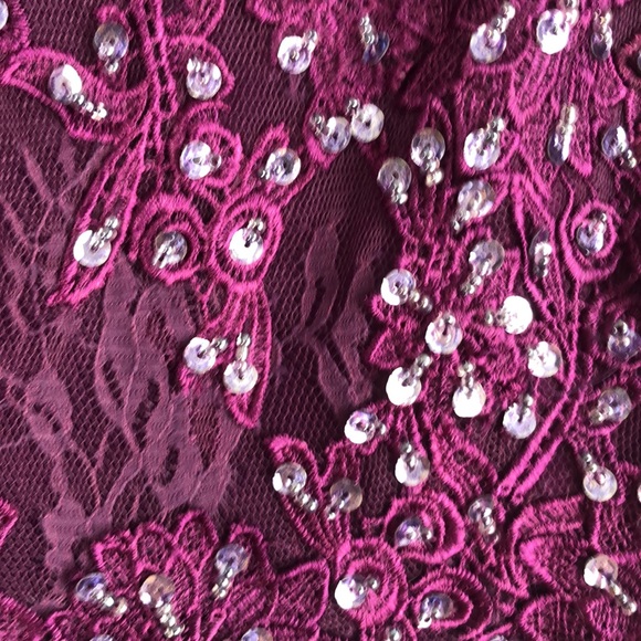 Stunning Cocktail Dress - Picture 2 of 5